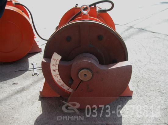 立式振動(dòng)電機(jī) 立式振動(dòng)電機(jī)